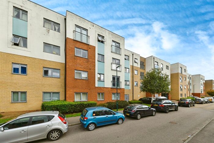 2 Bedroom Flat For Sale In Admiral Drive, Stevenage, SG1
