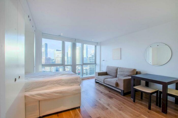 Studio To Rent In Fairmont Avenue, Canary Wharf, London, E14