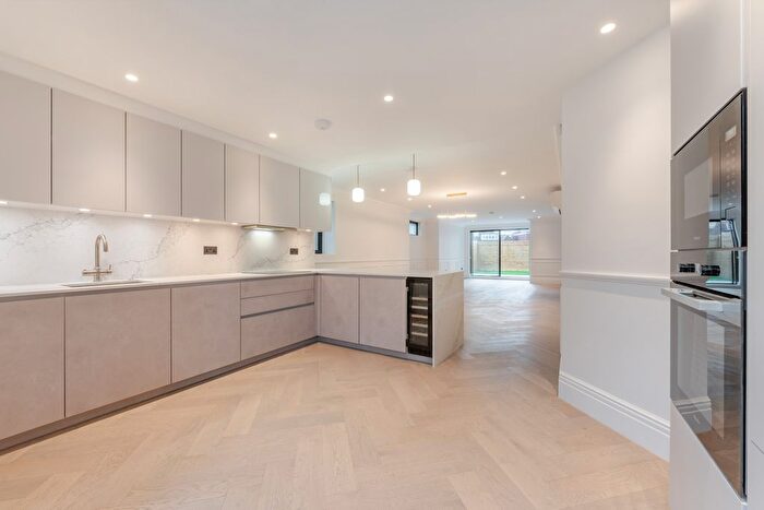 3 Bedroom Flat To Rent In Temple Fortune Lane, Temple Fortune, NW11