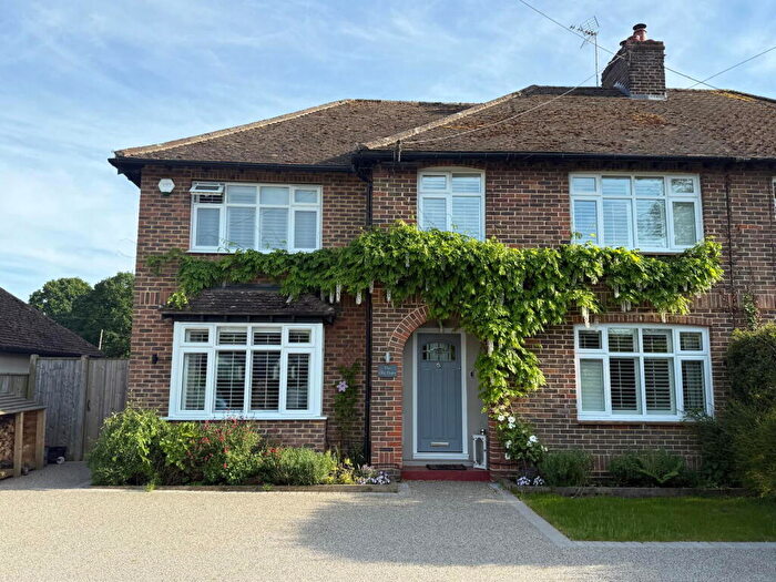 4 Bedroom Semi Detached House For Sale In Teston Road, Offham, West Malling, ME19