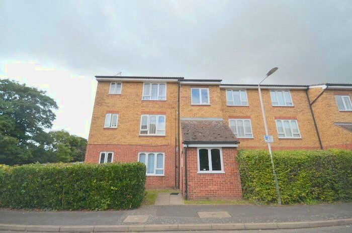 1 Bedroom Flat To Rent In Frazer Close, Romford, Essex, RM1
