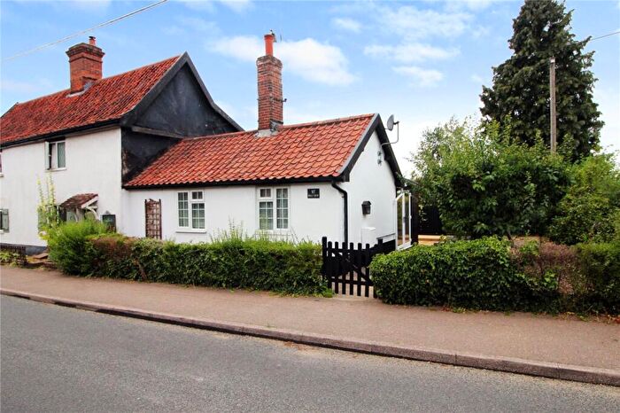 2 Bedroom Bungalow For Sale In Norwich Road, Stoke Holy Cross, Norwich, Norfolk, NR14
