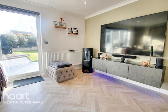 2 Bedroom Bungalow To Rent In Brockley Crescent, Weston-super-mare, BS24