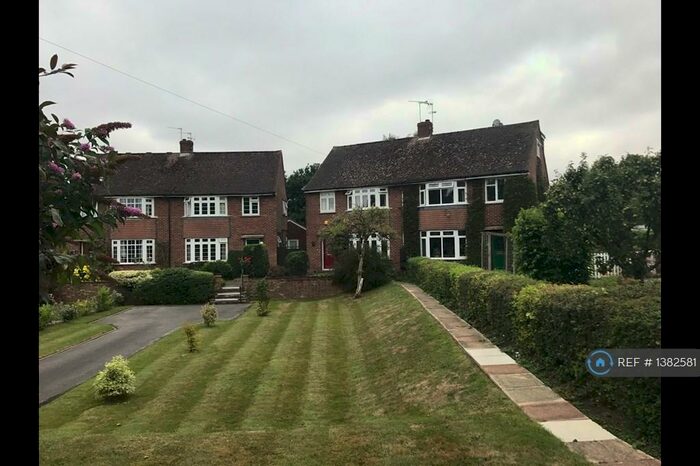 3 Bedroom Semi-Detached House To Rent In Charmouth Road, St Albans, AL1