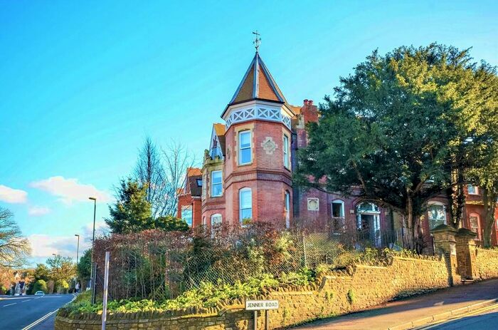 1 Bedroom Apartment To Rent In Jenner Road, Guildford, GU1