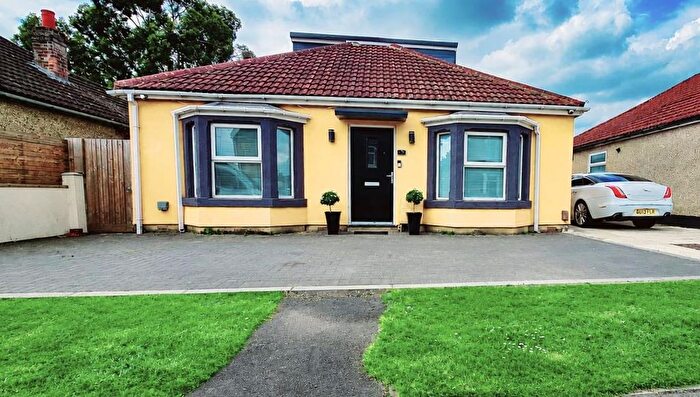 4 Bedroom Detached Bungalow For Sale In Cheney Manor Road, Swindon, SN2