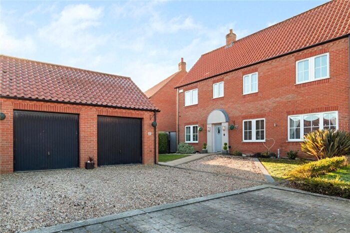 4 Bedroom Semi-Detached House For Sale In Golf Course Lane, Waltham, Grimsby, N.E Lincolnshire, DN37