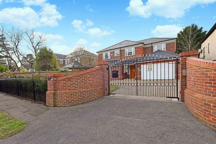5 Bedroom Detached House To Rent In Weybridge, Surrey, KT13