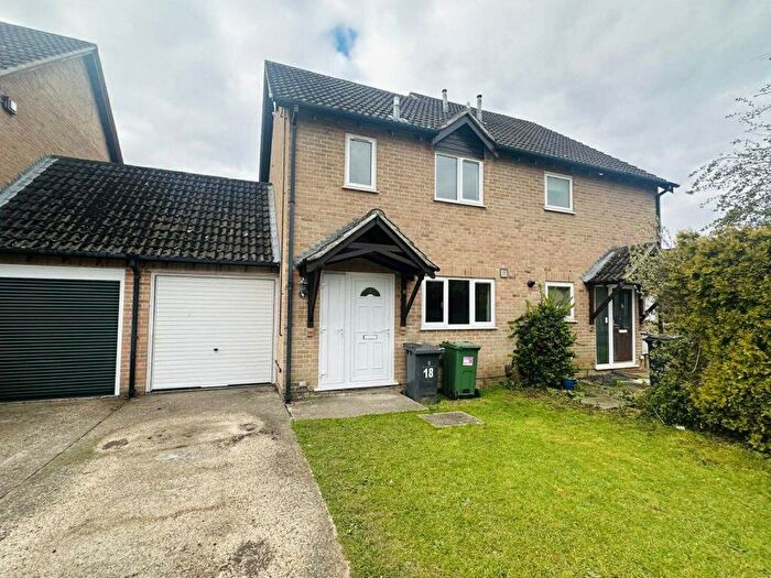 2 Bedroom Semi Detached House For Sale In Medway Close, Thatcham, RG18