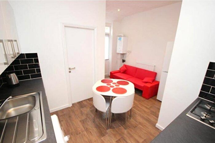 4 Bedroom Apartment To Rent In Camden St, London, NW1