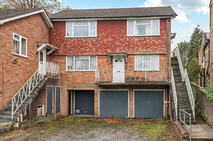 2 Bedroom Maisonette For Sale In Valley Road, Bromley, BR2