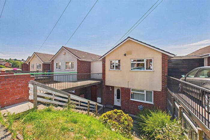 3 Bedroom Link Detached House For Sale In Long Innage, Halesowen, West Midlands, B63