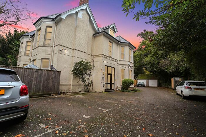 2 Bedroom Apartment For Sale In Dean Park Road, Bournemouth, BH1