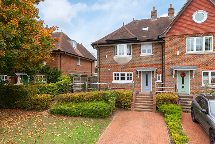 4 Bedroom Semi Detached House For Sale In St Pauls Mews, Dorking, RH4