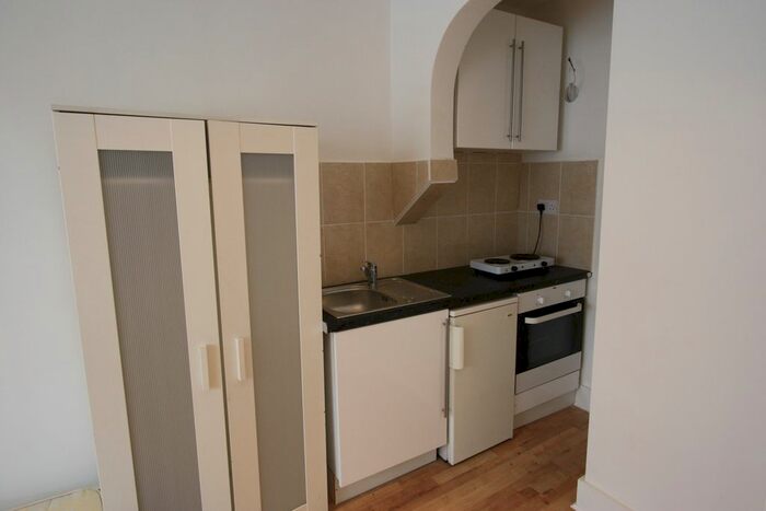 Studio To Rent In Mersham Road, Thornton Heath, CR7