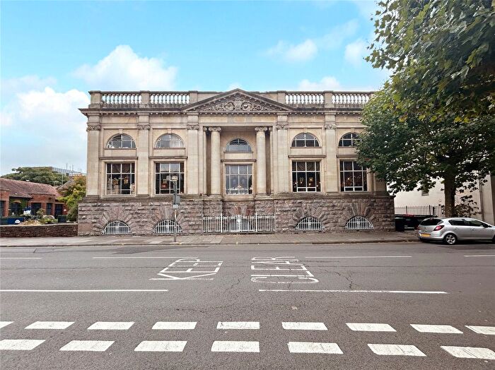 2 Bedroom Flat To Rent In Corporation Street, Taunton, Somerset, TA1