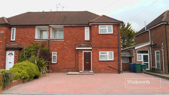 3 Bedroom Semi-Detached House To Rent In Raydean Road, Barnet, EN5
