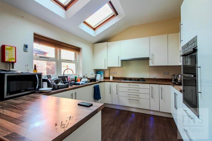 7 Bedroom Terraced House To Rent In Derby Road, Nottingham, NG7