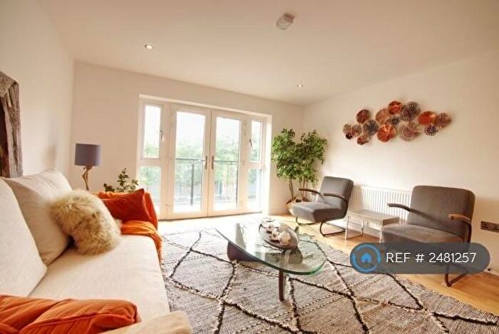 2 Bedroom Flat To Rent In Ainger Close, Aylesbury, HP19