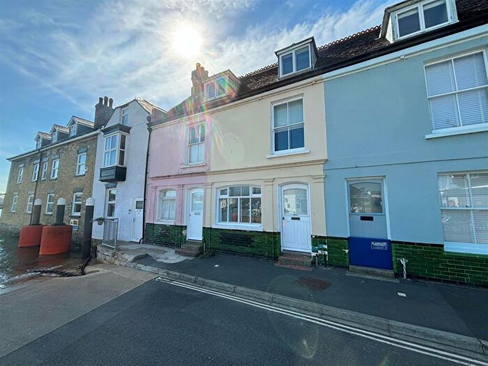2 Bedroom Terraced House To Rent In Medina Road, Cowes, PO31
