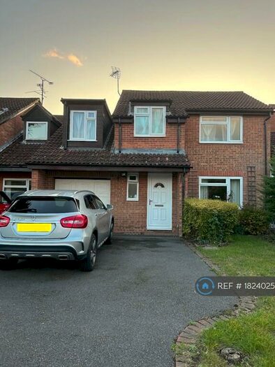 3 Bedroom Semi-Detached House To Rent In Hengrave Close, Lower Earley, Reading, RG6