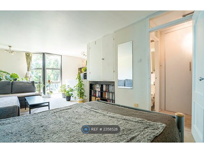 Studio To Rent In Wellesley Road, London, W4