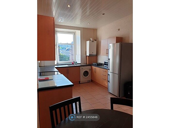 4 Bedroom Flat To Rent In West Princes Street, Glasgow, G4