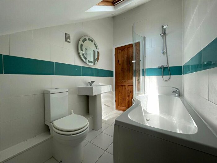2 Bedroom Apartment For Sale In Wonford Road, Exeter, Devon, EX2