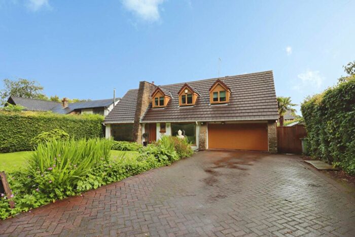 3 Bedroom Detached House For Sale In Blakeley Road, Raby Mere, CH63