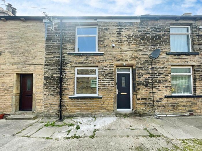 1 Bedroom Terraced House For Sale In Thornfield Square, Bradford, BD2