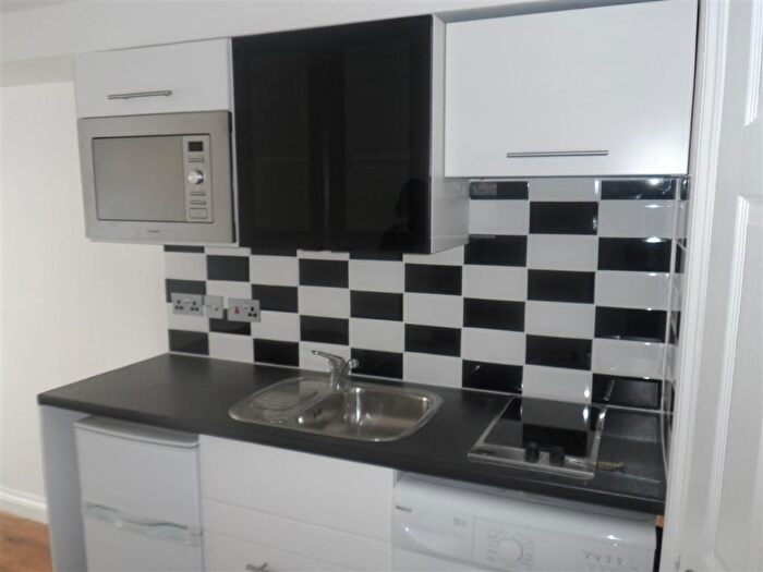 Studio To Rent In Caernarvon Close, Mitcham, CR4