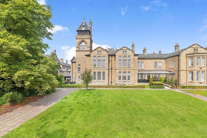 3 Bedroom Penthouse For Sale In Aysgarth Court, Menston, LS29