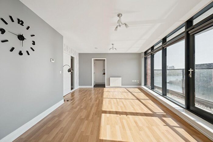2 Bedroom Flat To Rent In Cardon Square, Renfrew, Renfrewshire, PA4