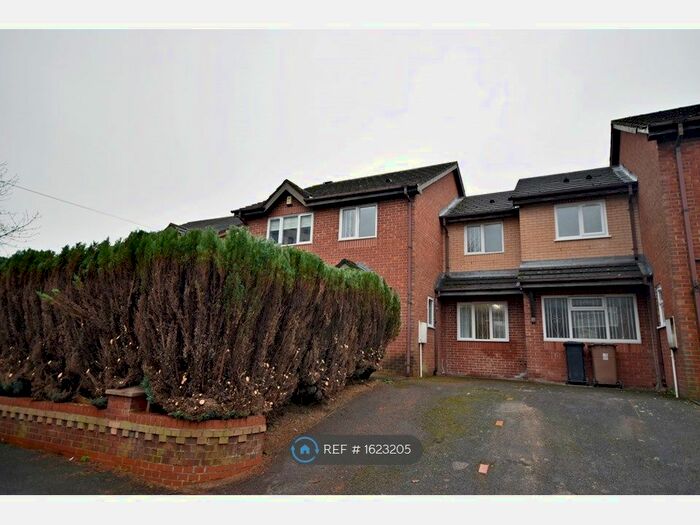 4 Bedroom Semi-Detached House To Rent In Mandley Park Avenue, Salford, M7