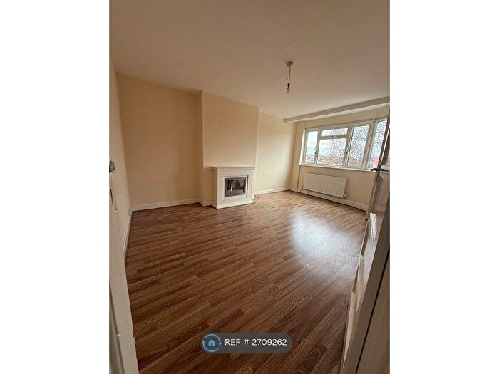 2 Bedroom Maisonette To Rent In Imperial Close, Harrow, HA2