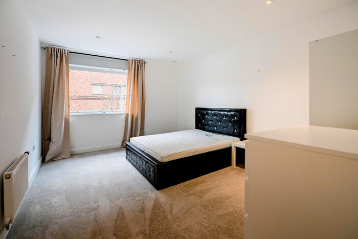 5 Bedroom House To Rent In Medlar Street, London, SE5