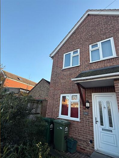 1 Bedroom Semi Detached House To Rent In Chesterfield Road, Ashford, TW15