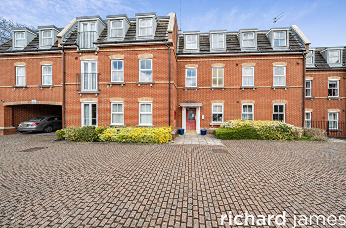 2 Bedroom Apartment For Sale In Kimmeridge Court, Ripley Road, Old Town, SN1