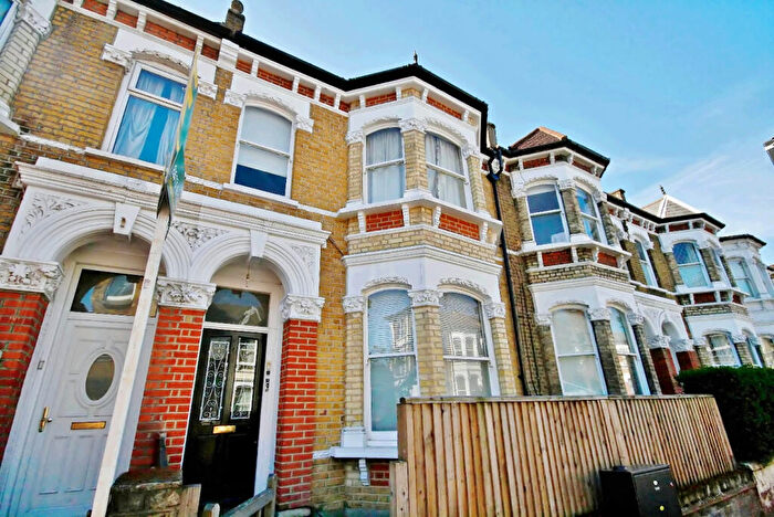 1 Bedroom Flat To Rent In East Dulwich Grove, East Dulwich, SE22