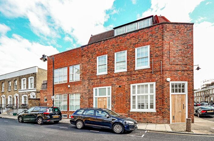 2 Bedroom Flat To Rent In Arlington Avenue, Islington, N1