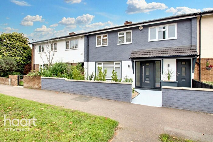 3 Bedroom Terraced House For Sale In Oaks Cross, Stevenage, SG2
