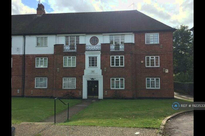 2 Bedroom Flat To Rent In Lyttelton Road, London, N2