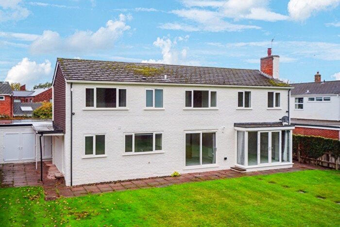 5 Bedroom Detached House To Rent In Foley Close, Beaconsfield, Buckinghamshire, HP9