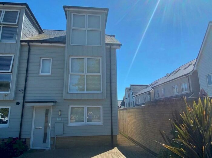 3 Bedroom House To Rent In Kings Way, Folkestone, CT19