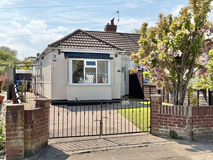 1 Bedroom Semi-Detached Bungalow For Sale In Revesby Avenue, Grimsby, DN34