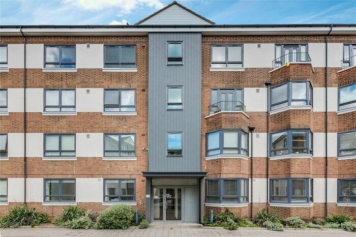 1 Bedroom Flat To Rent In Kew Bridge Court, London, W4