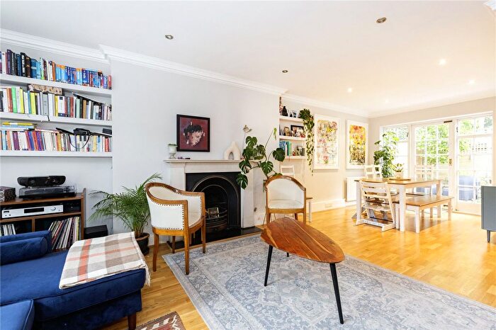 3 Bedroom Terraced House To Rent In John Spencer Square, London, N1