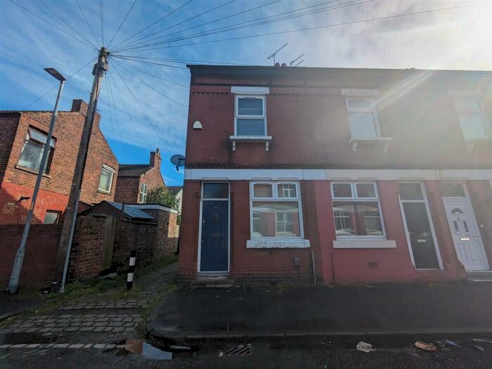 2 Bedroom Private Hall To Rent In Thorn Grove, Fallowfield, Manchester, M14