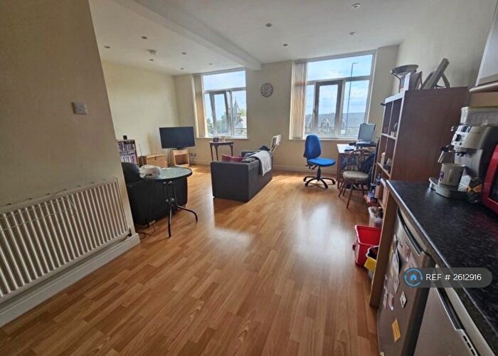 1 Bedroom Flat To Rent In Chapeltown, Pudsey, LS28