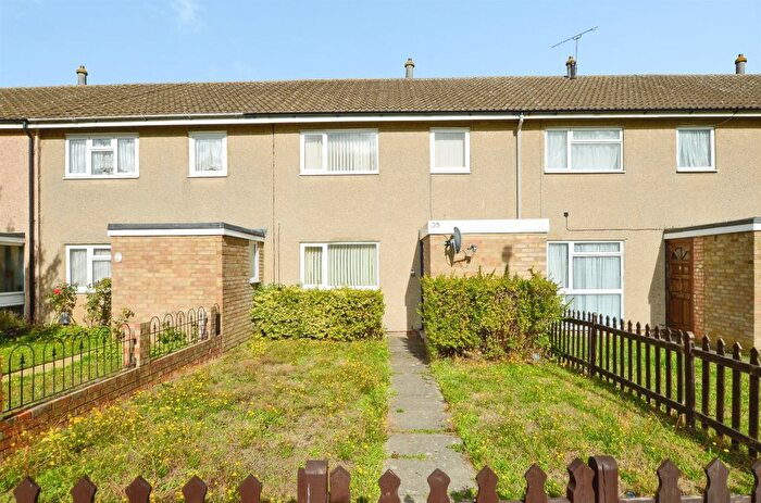 3 Bedroom Terraced House For Sale In Burnt Close, Luton, LU3